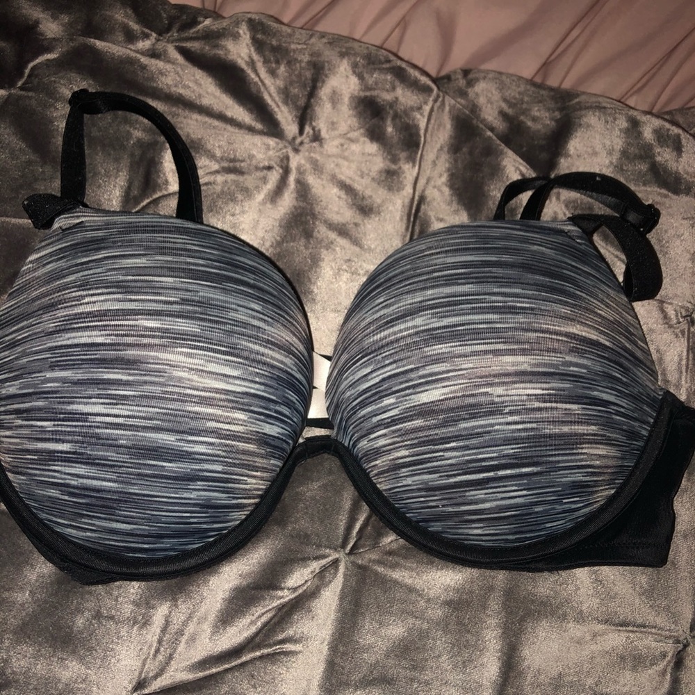 VS Pink bra